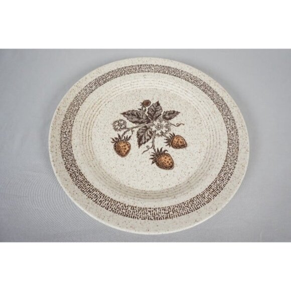 TWO Homer Laughlin Country Strawberry Stoneware Dinner Plates J-83 USA Vintage - Picture 3 of 8